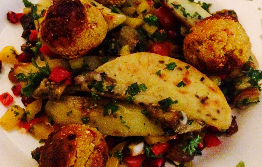 beitragsbild orientalischer kartoffelsalat vegan fallaffel